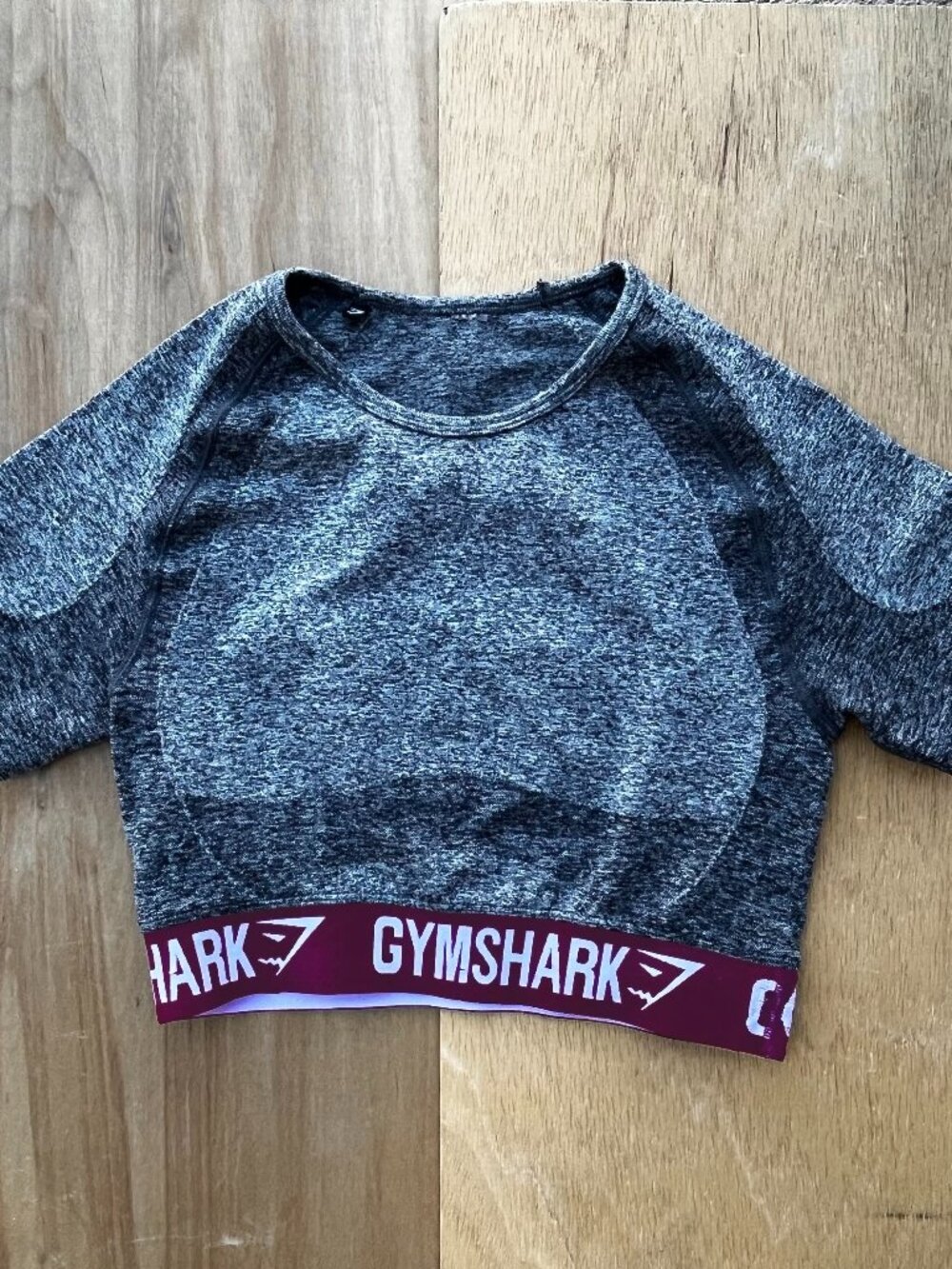 GYMSHARK FLEX CROP TOP Women’s sz M Heather Gray Burgundy